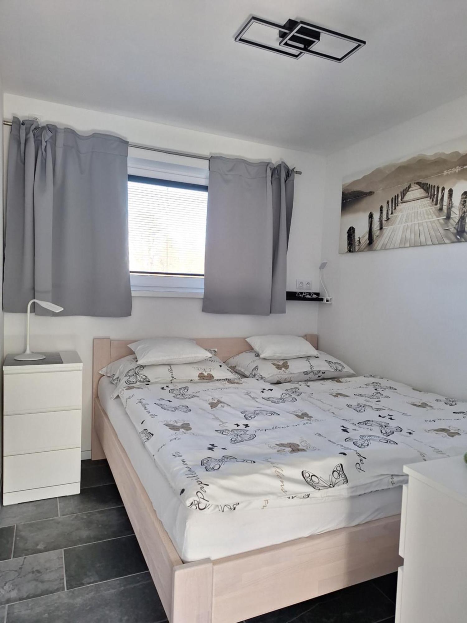 Bungalov Na Brehu Labe S Vlastnim Molem Pardubice Luaran gambar