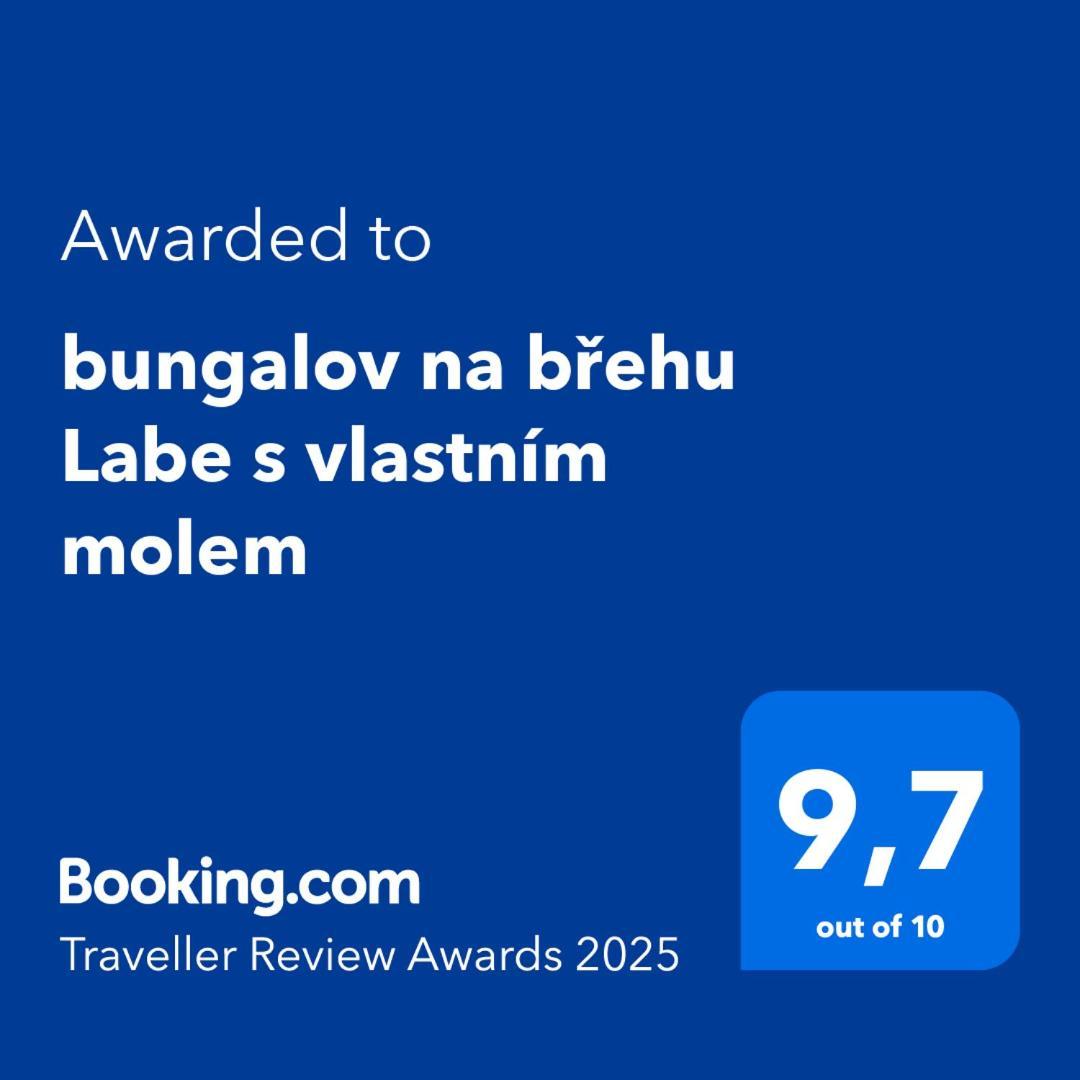 Bungalov Na Brehu Labe S Vlastnim Molem Pardubice Luaran gambar